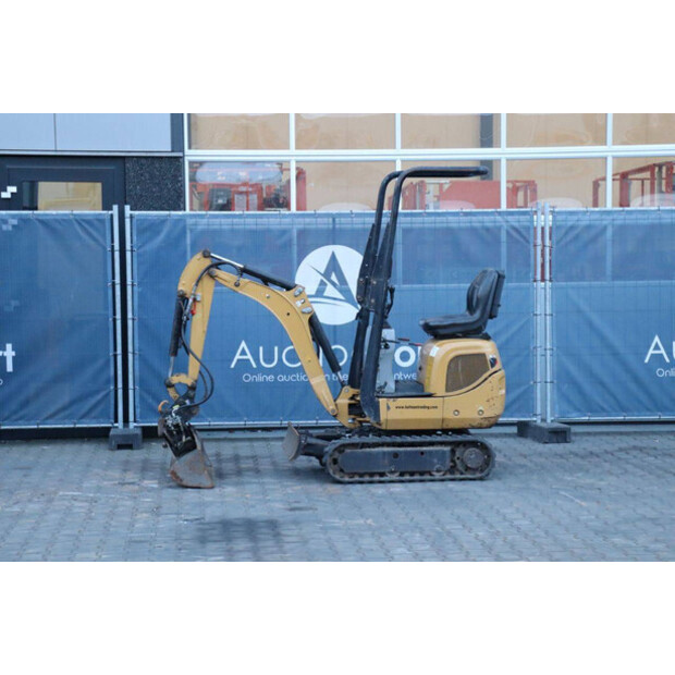 2016 Caterpillar 300.9D-45470170