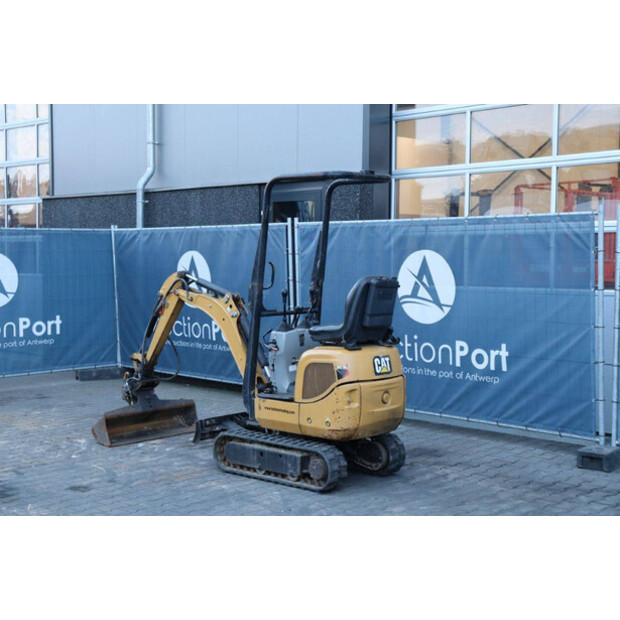 2016 Caterpillar 300.9D-45470173