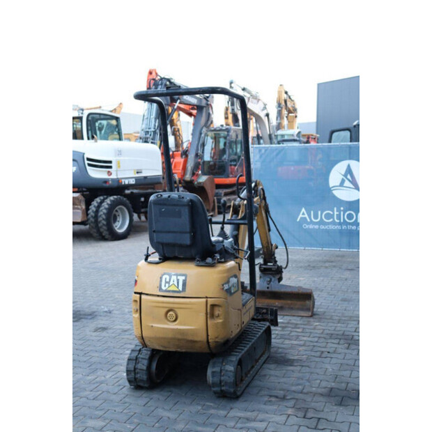 2016 Caterpillar 300.9D-45470175