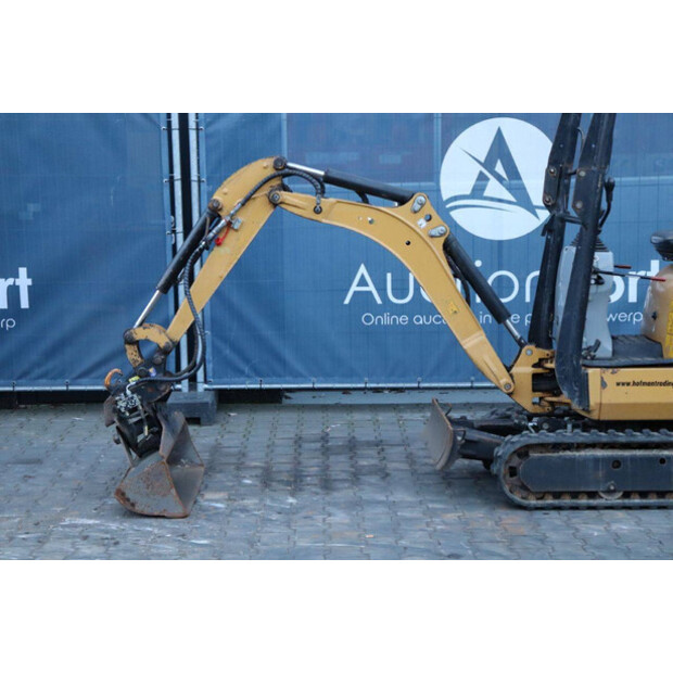 2016 Caterpillar 300.9D-45470179