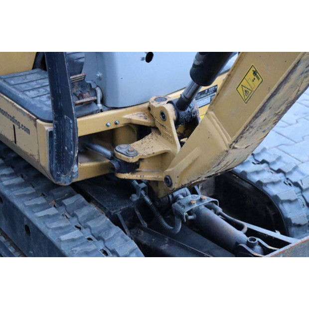 2016 Caterpillar 300.9D-45470183