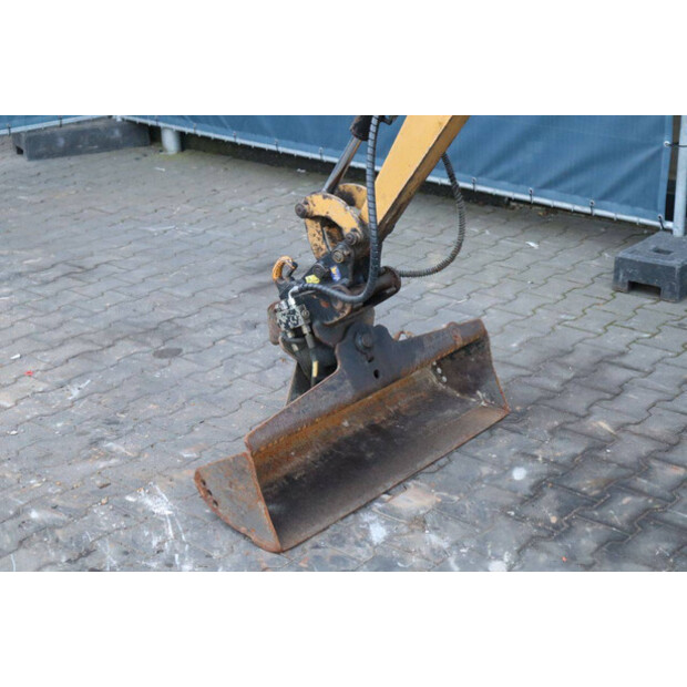 2016 Caterpillar 300.9D-45470184