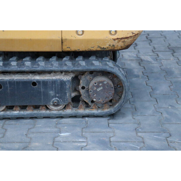 2016 Caterpillar 300.9D-45470191