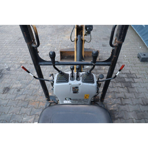 2016 Caterpillar 300.9D-45470198