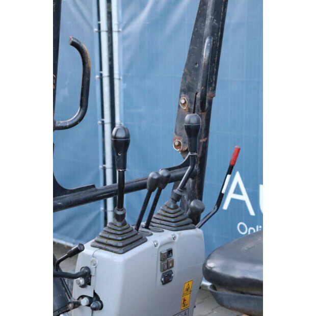 2016 Caterpillar 300.9D-45470201