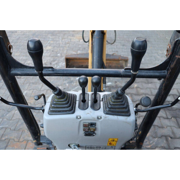 2016 Caterpillar 300.9D-45470202