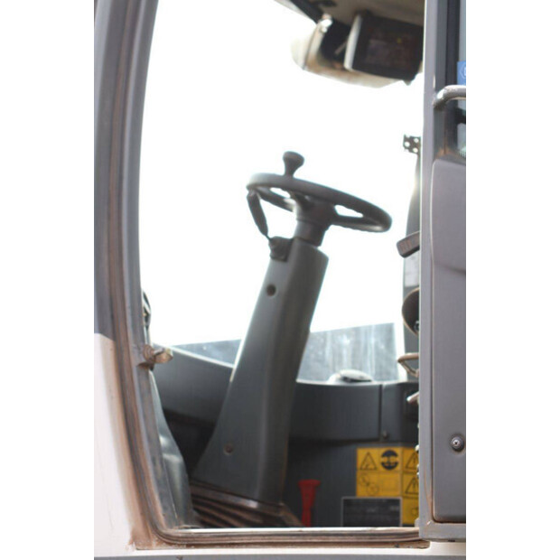 2016 ليبهير L566-45470742