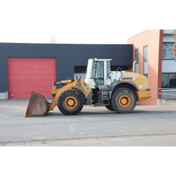 2001 ليبهير L544-45470762