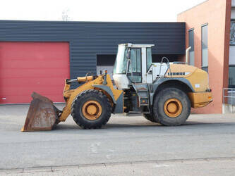 صورة ل شيولات 2001 ليبهير L544