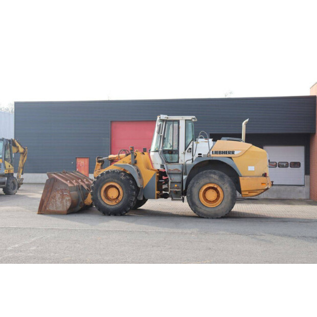 2001 ليبهير L544-45470764