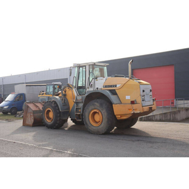 2001 ليبهير L544-45470765