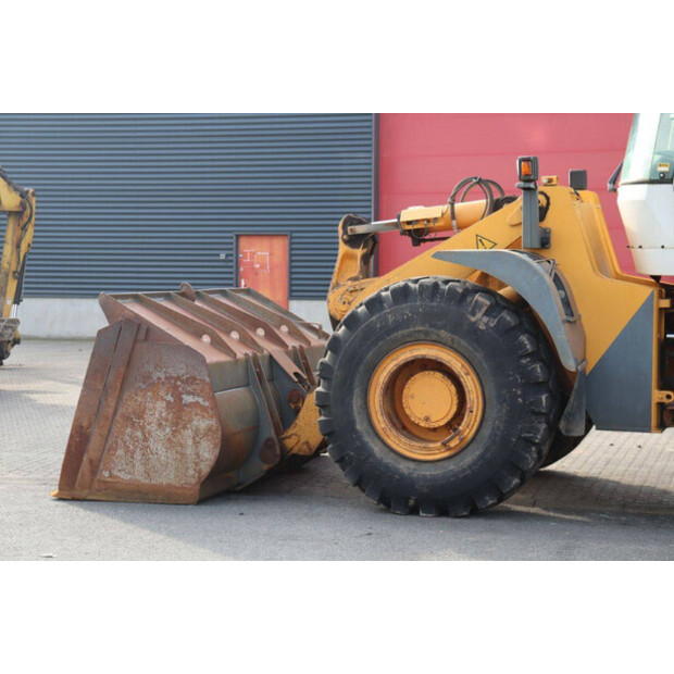 2001 ليبهير L544-45470771