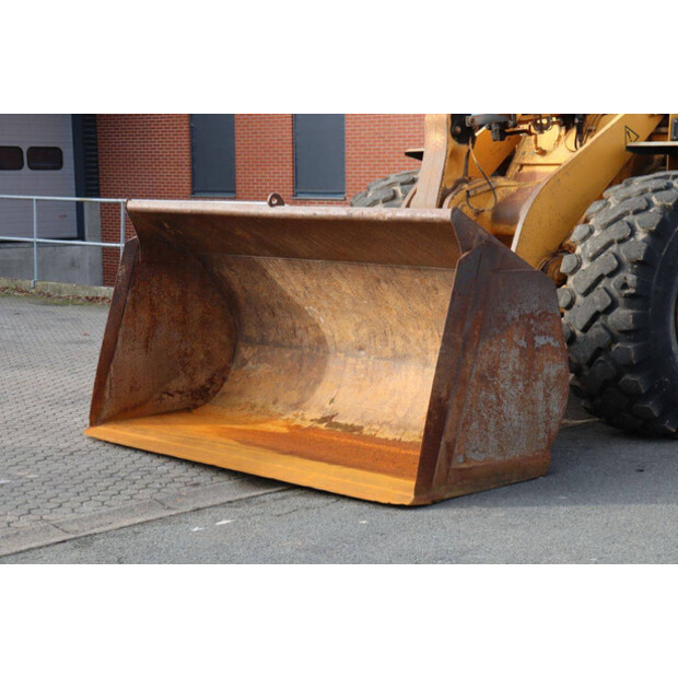 2001 ليبهير L544-45470772