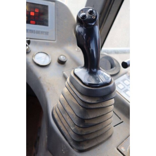 2001 ليبهير L544-45470790