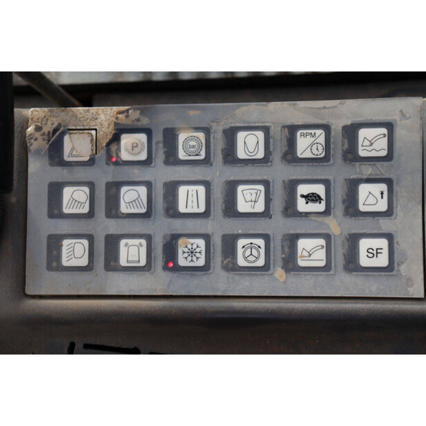 2001 ليبهير L544-45470795