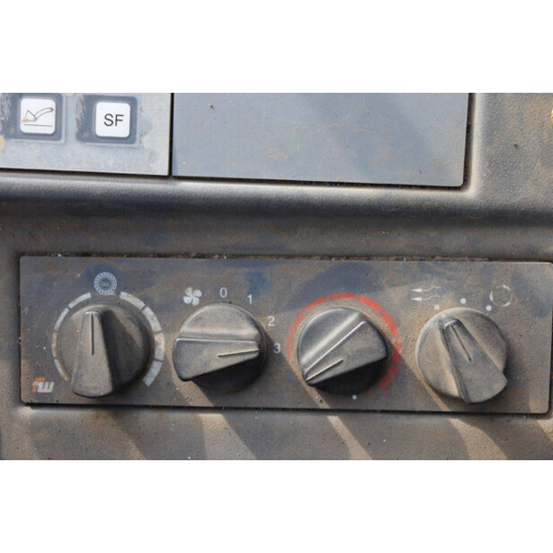 2001 ليبهير L544-45470796