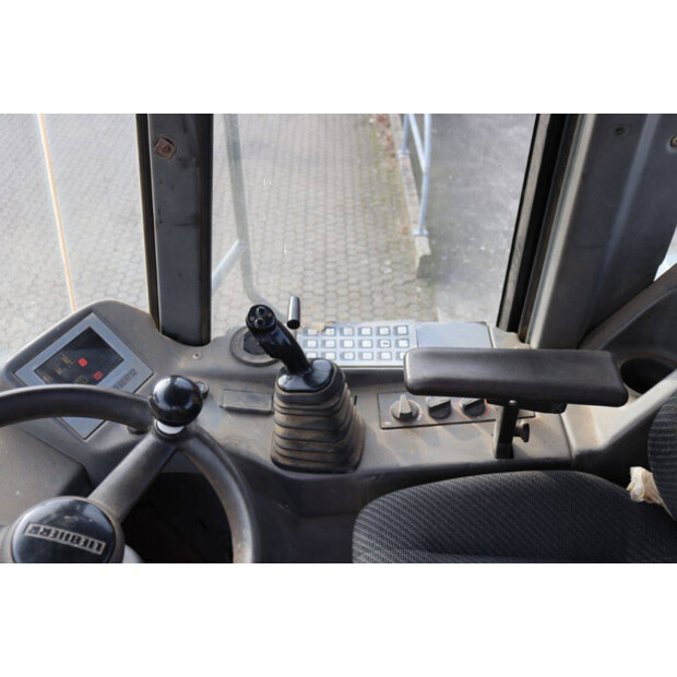 2001 ليبهير L544-45470801