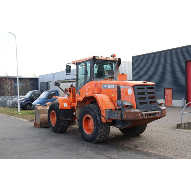 2015 دووسان DL200-3-45470807
