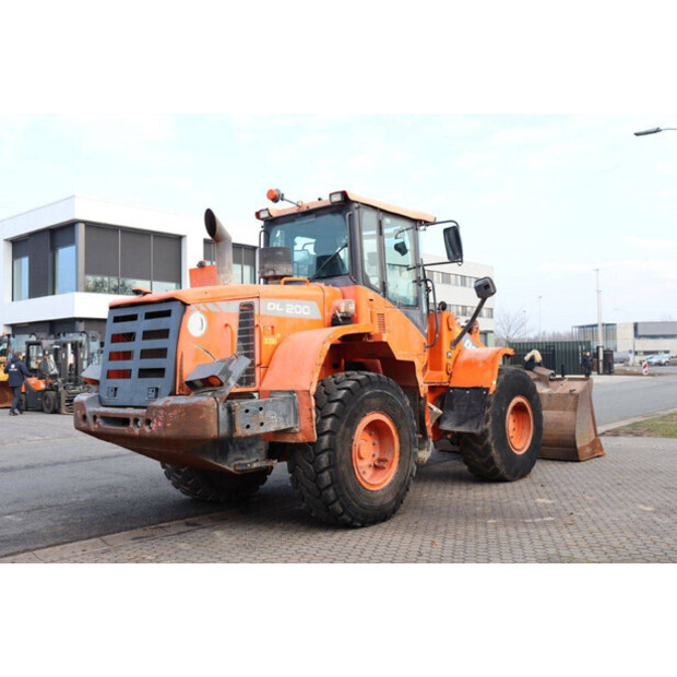 2015 دووسان DL200-3-45470809