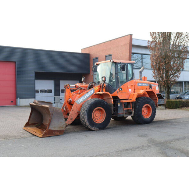 2015 دووسان DL200-3-45470813