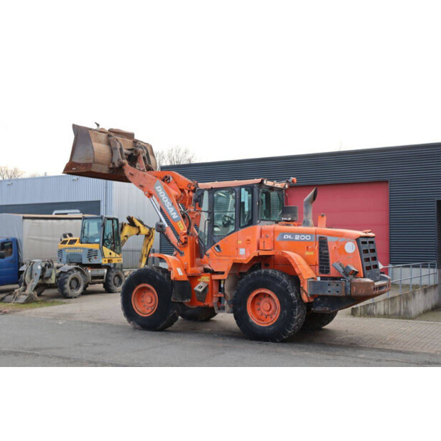 2015 دووسان DL200-3-45470852