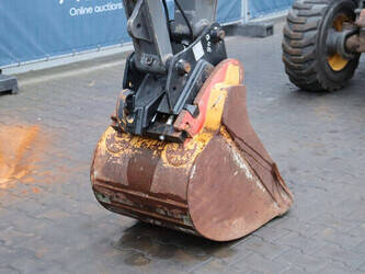 2017-volvo-ew60e-1423961-45471064