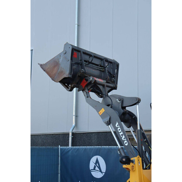 2021 Volvo L30G-45471254