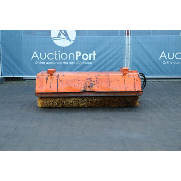 2015 أتيك 05BBC1685-45471273