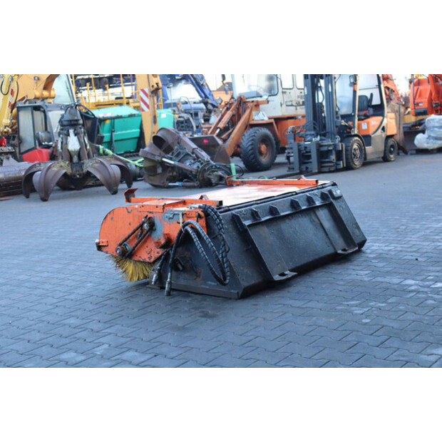 2015 أتيك 05BBC1685-45471277