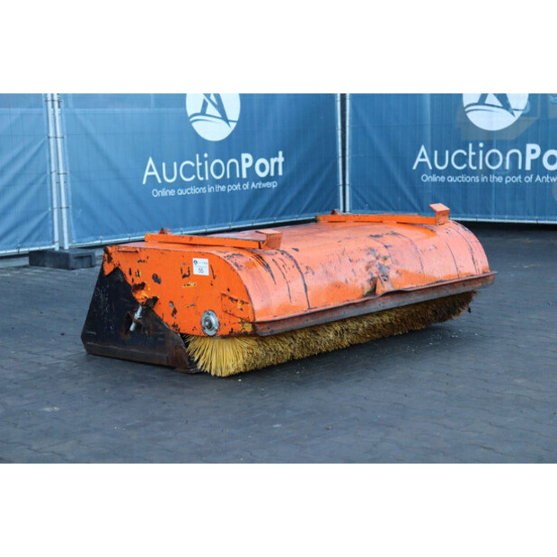 2015 أتيك 05BBC1685-45471280