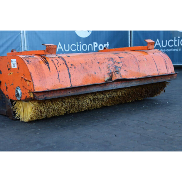 2015 أتيك 05BBC1685-45471281