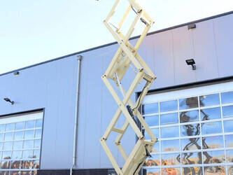 2013-jlg-m3369-1423969-45471419