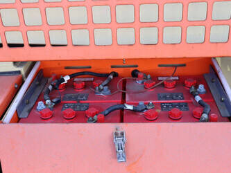 2013-jlg-m3369-1423969-45471423