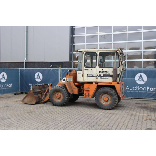 1988 SCHAEFF SKB 902-45472039