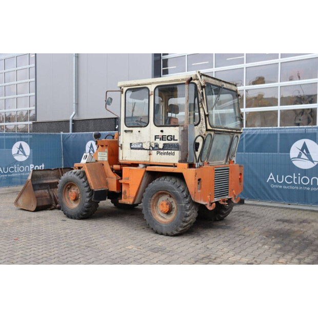 1988 SCHAEFF SKB 902-45472040