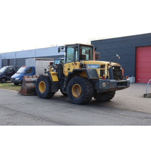 2007 كوماتسو WA250PZ-5-45472128