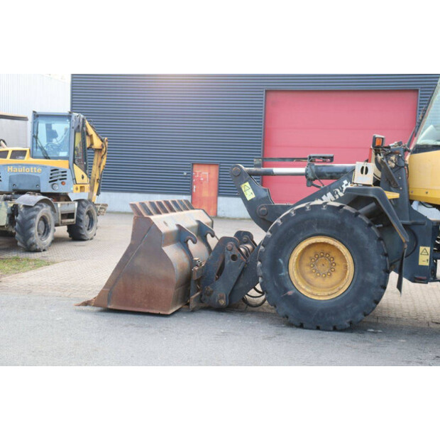 2007 كوماتسو WA250PZ-5-45472140