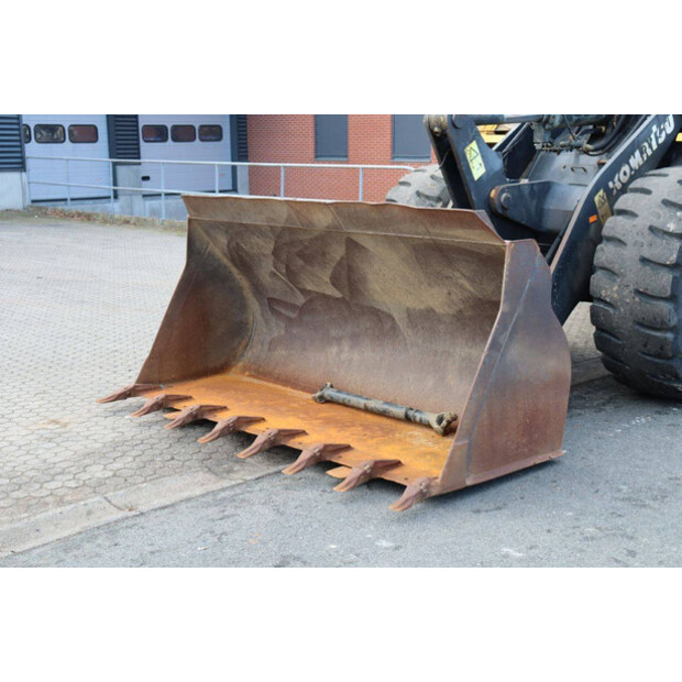 2007 كوماتسو WA250PZ-5-45472144