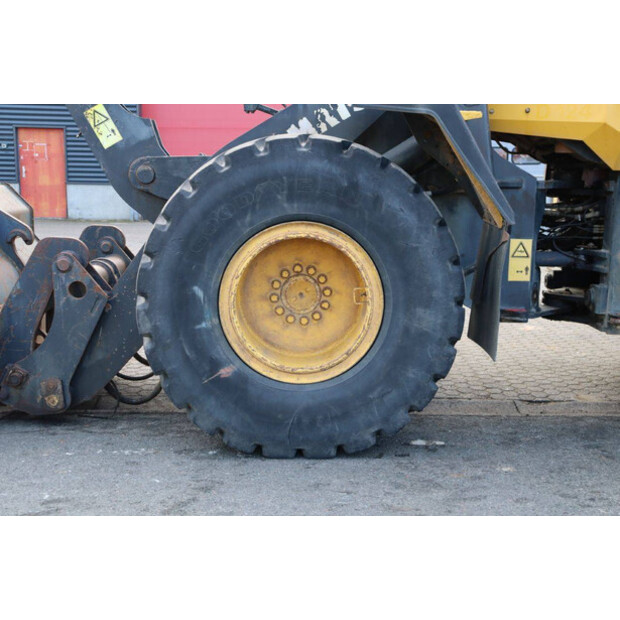 2007 كوماتسو WA250PZ-5-45472151