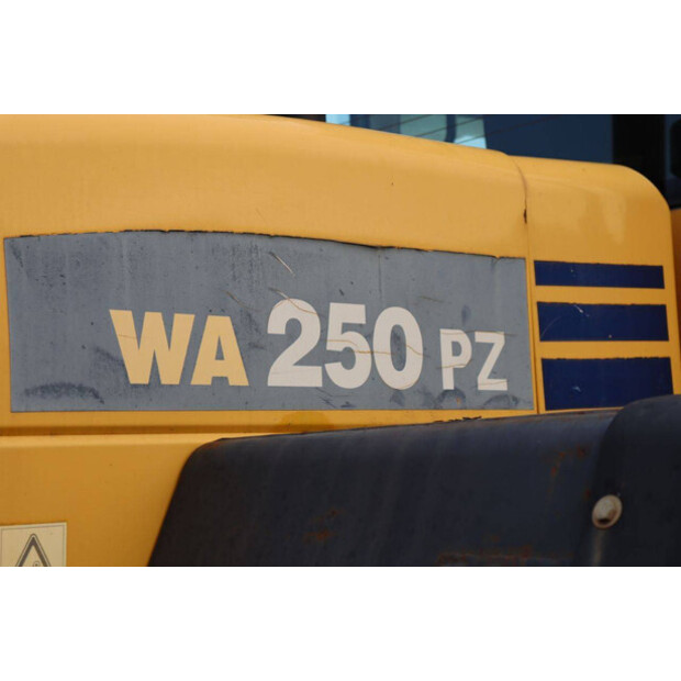 2007 كوماتسو WA250PZ-5-45472169