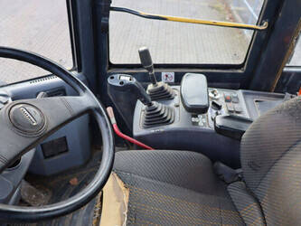 2007-komatsu-wa250pz-5-1423983-45472174