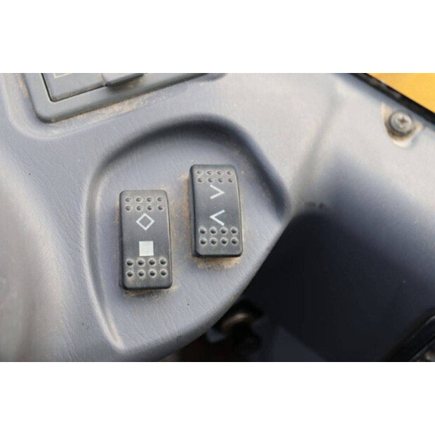 2007 كوماتسو WA250PZ-5-45472180