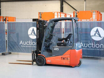 2015-toyota-8fbet20-1423995-45472647