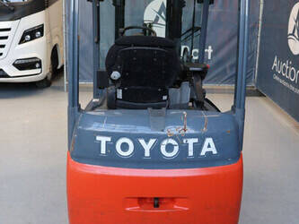 2015-toyota-8fbet20-1423995-45472649