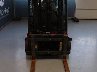 2015-toyota-8fbet20-1423995-45472652