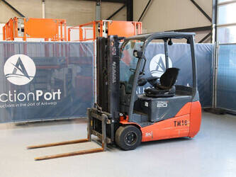 2015-toyota-8fbet20-1423995-45472653