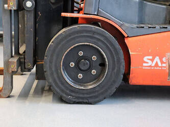 2015-toyota-8fbet20-1423995-45472658