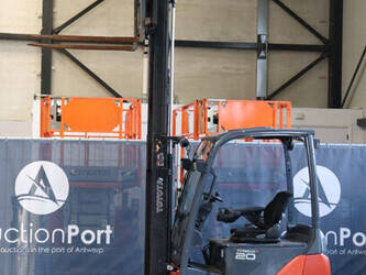 2015-toyota-8fbet20-1423995-45472668