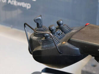 2015-toyota-8fbet20-1423995-45472676