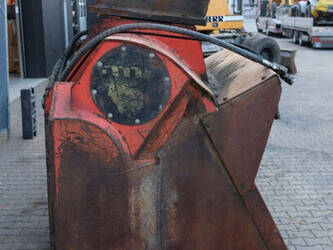 2011-other-others-1423996-45472688